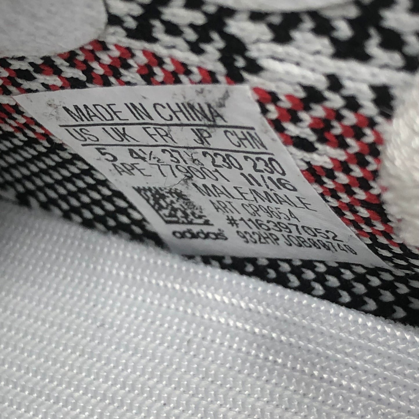 Adidas Yeezy Boost 350 V2 Zebra Size 5 White/Black CP9654