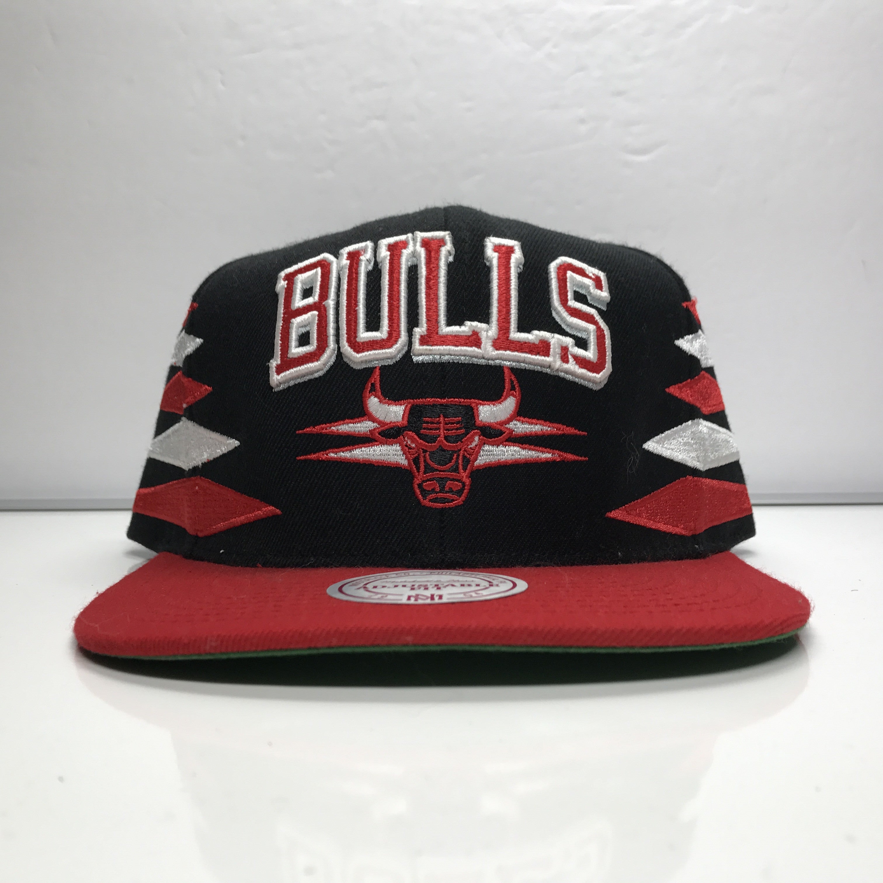 NBA Chicago Bulls Mitchell & Ness Hardwood Classics Monument Snapback -  Just Sports Warehouse