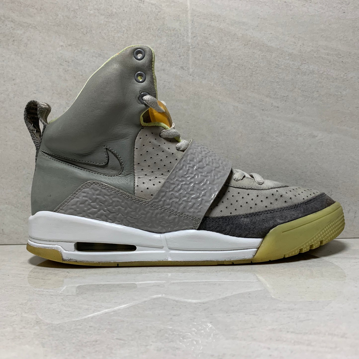 Nike Air Yeezy Zen Grey Size 9.5 - Nike