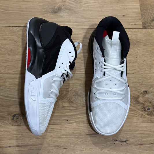 Jordan DH0249-051 VW1 Sneaker US Size 13 UK 11 Black White Good Condition