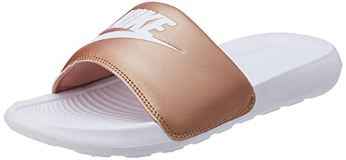 NIKE womens Victori One Slide, White/Gold, 7.5 - Nike