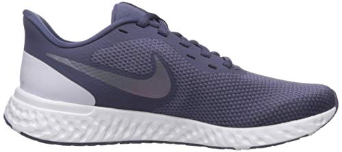 Nike Women's Revolution 5 Running Shoe, Sanded Purple/Dark Grey-Amethyst Tint, 9 Wide US - Nike