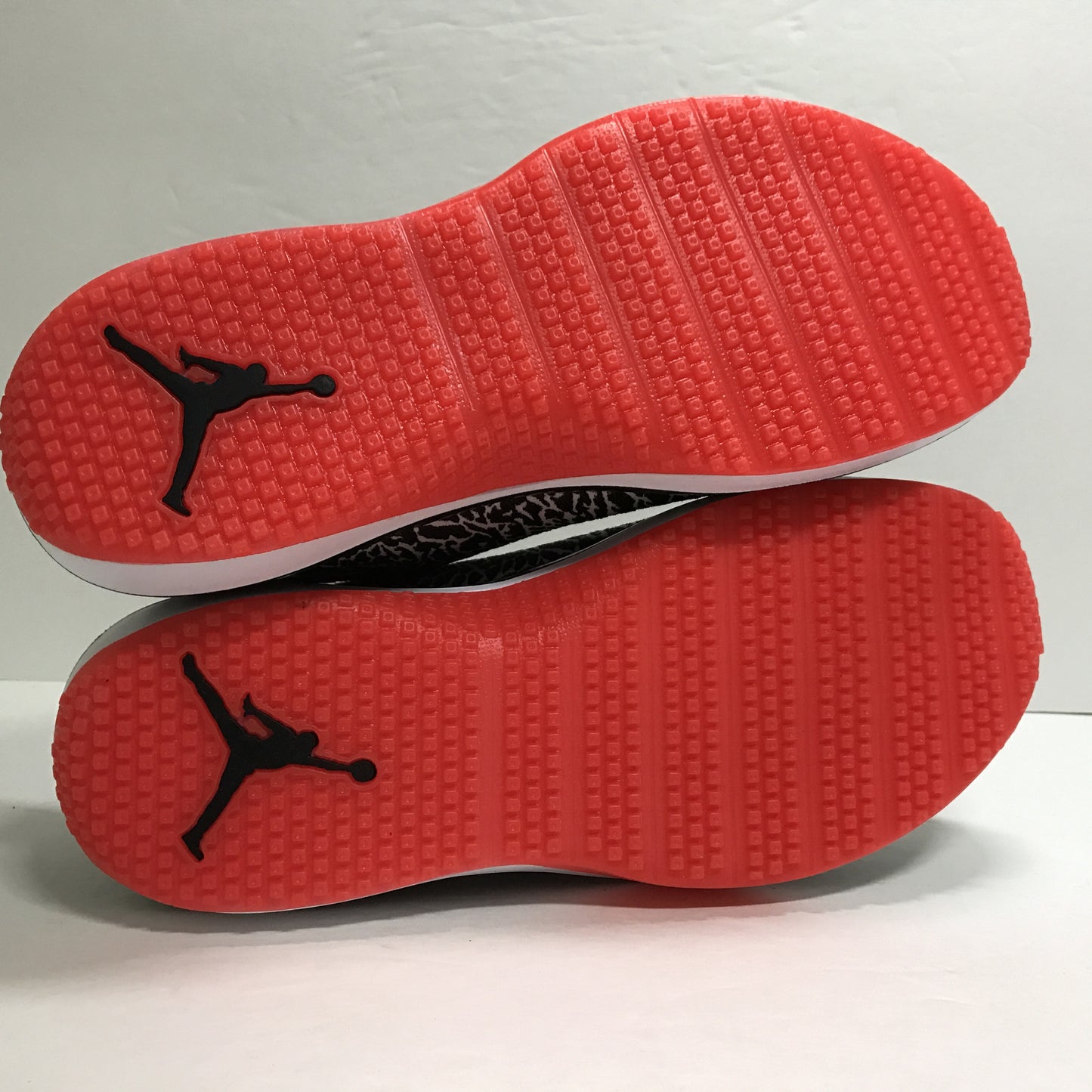 DS Nike Air Jordan Trainer 1 Black Elephant Print/Infrared  Low BG Size 7Y - DOPEFOOT
 - 8
