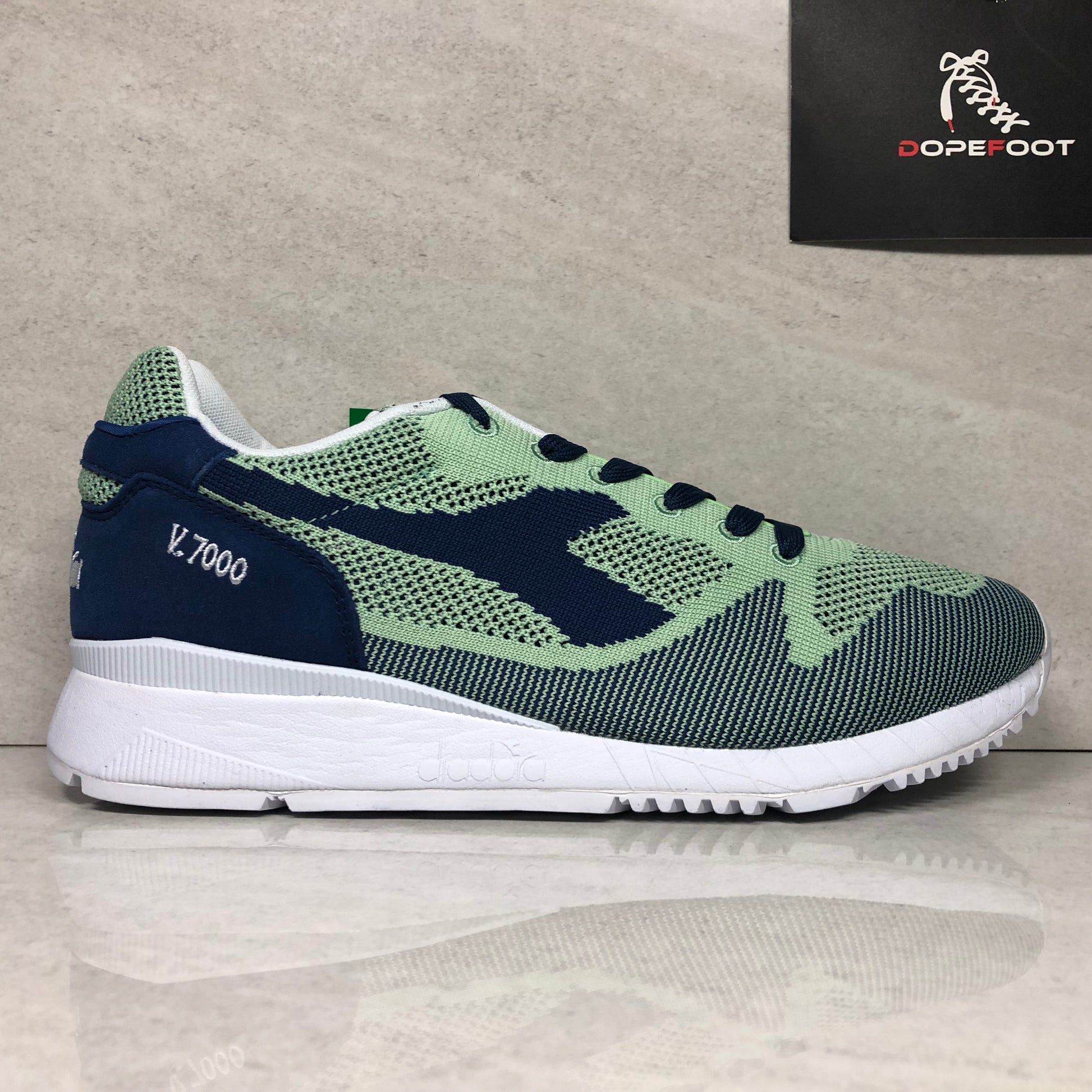 Diadora V7000 Weave Green Size 9 - Diadora