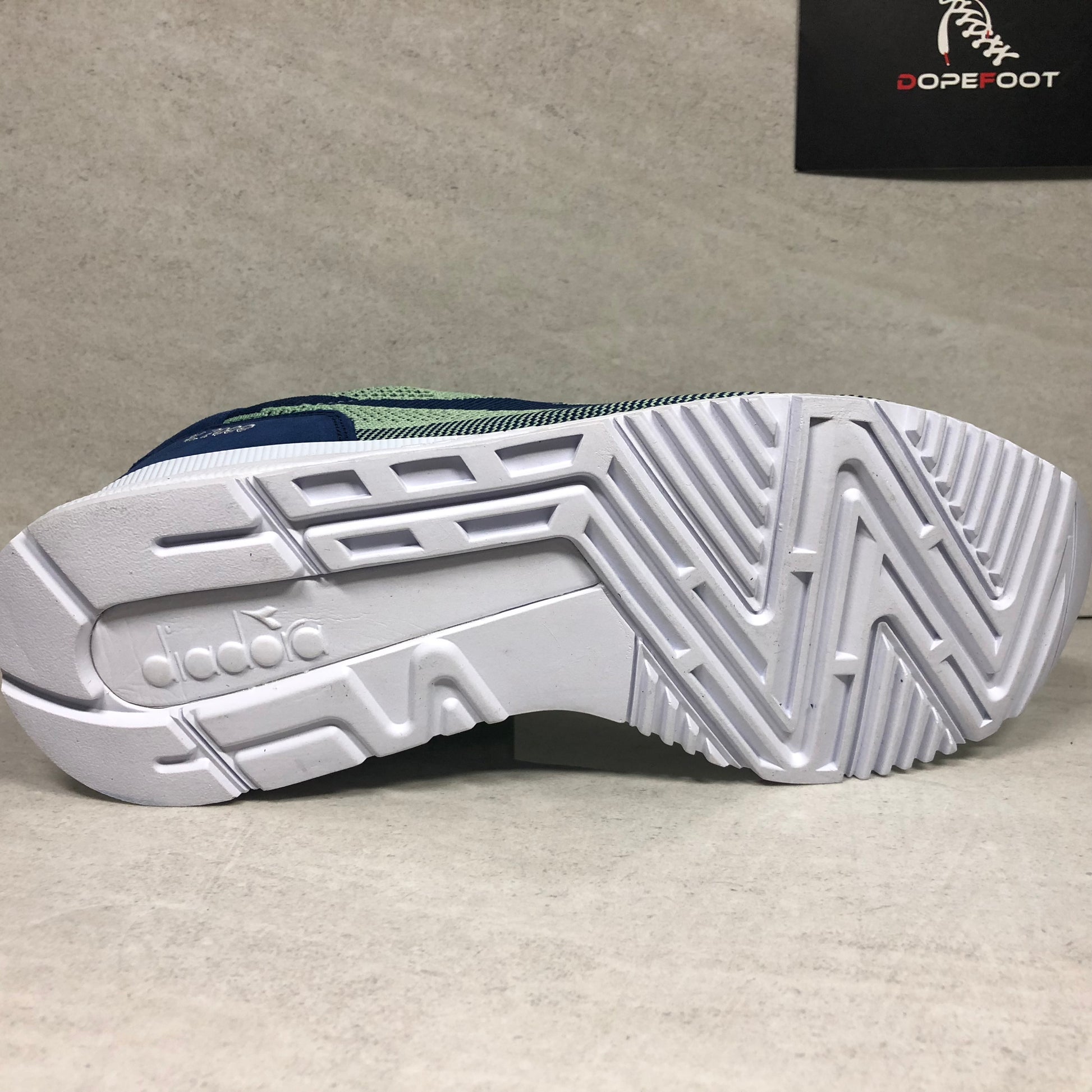 Diadora V7000 Weave Green Size 9 - Diadora
