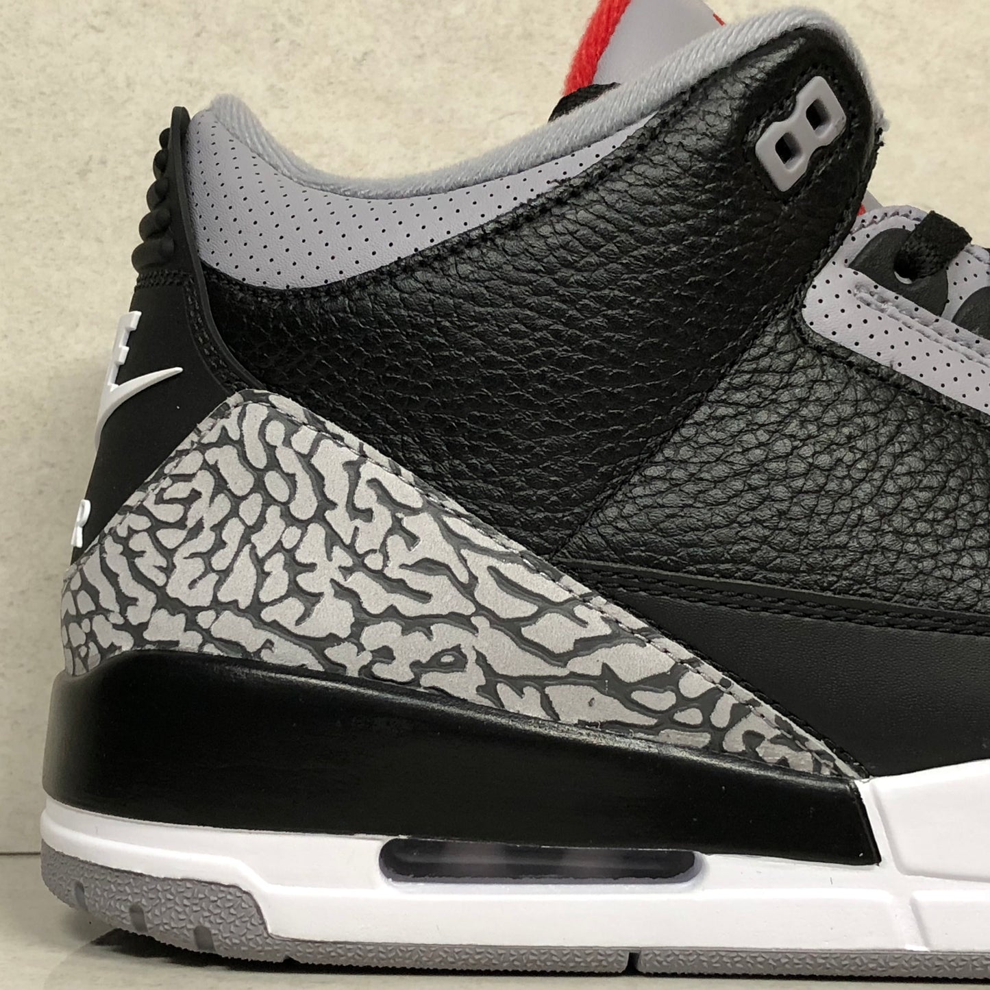 Nike Air Jordan 3 OG Retro Black Cement 2018 - 854262 001 - Size 10/10.5