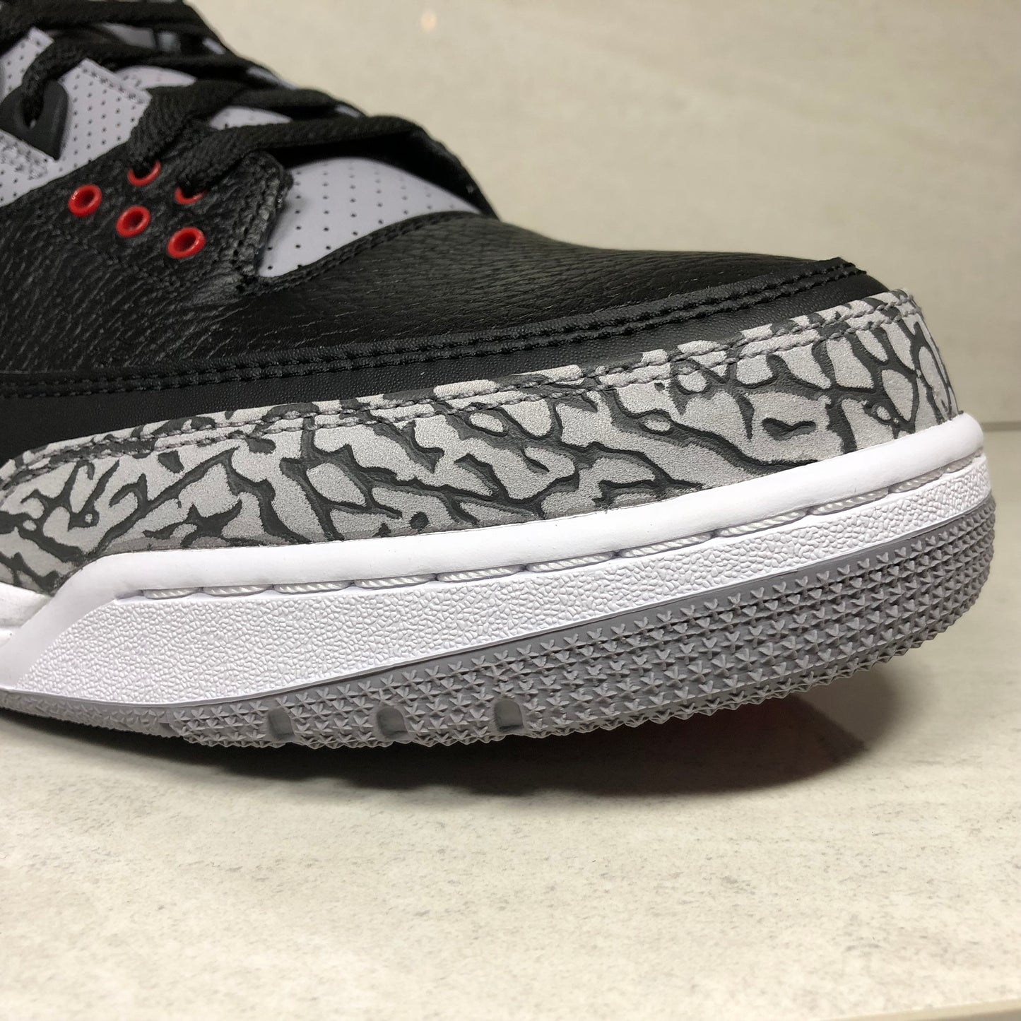 Nike Air Jordan 3 OG Retro Black Cement 2018 - 854262 001 - Size 10/10.5