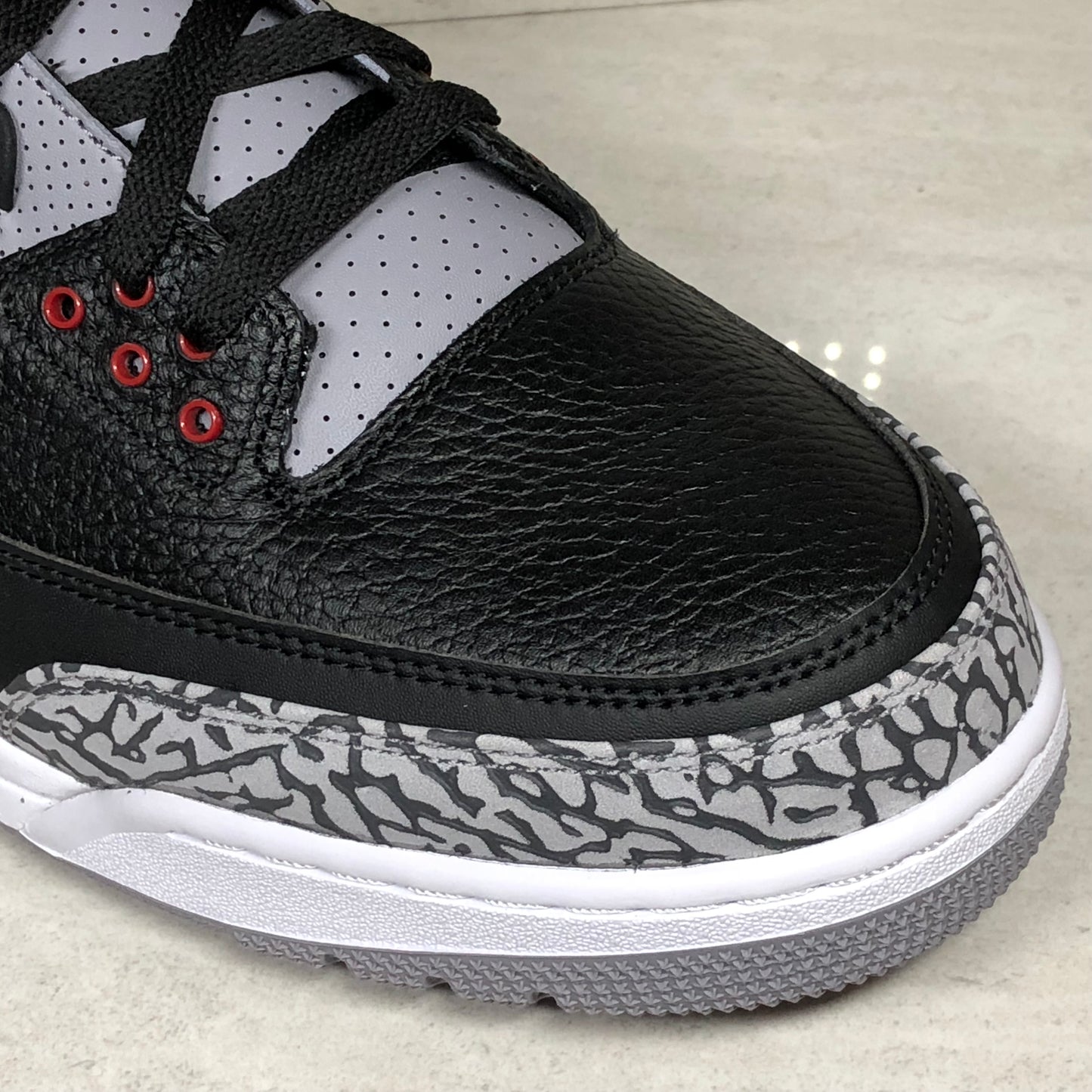 Nike Air Jordan 3 OG Retro Black Cement 2018 - 854262 001 - Size 10/10.5