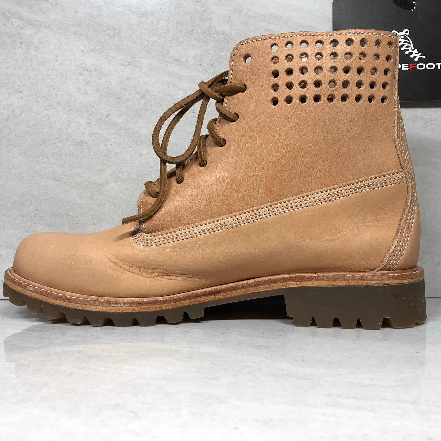 DS Timberland 6" Premium Perforated Veg Tan Taille 10.5 Cuir Horween TB0A1BBJ