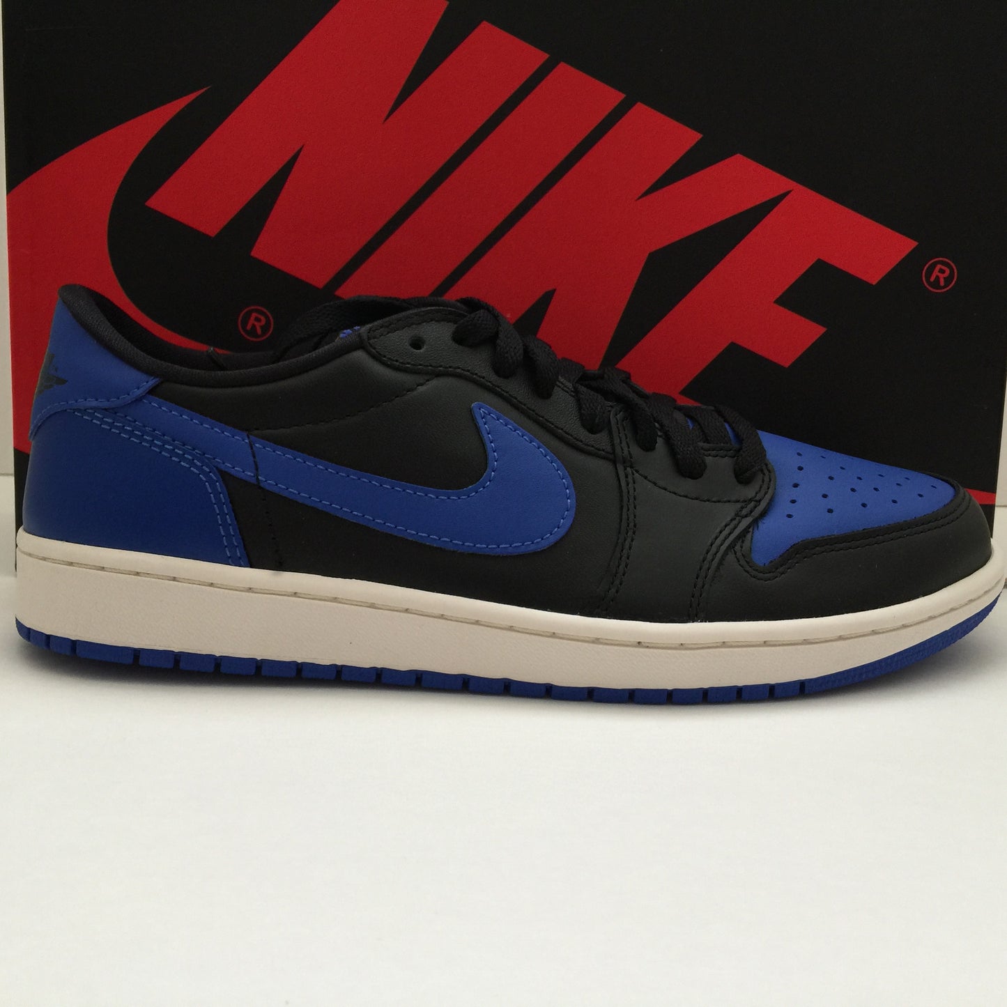DS Nike Air Jordan 1 I Low OG "Royal" Size 10.5/Size 12 - DOPEFOOT
 - 1