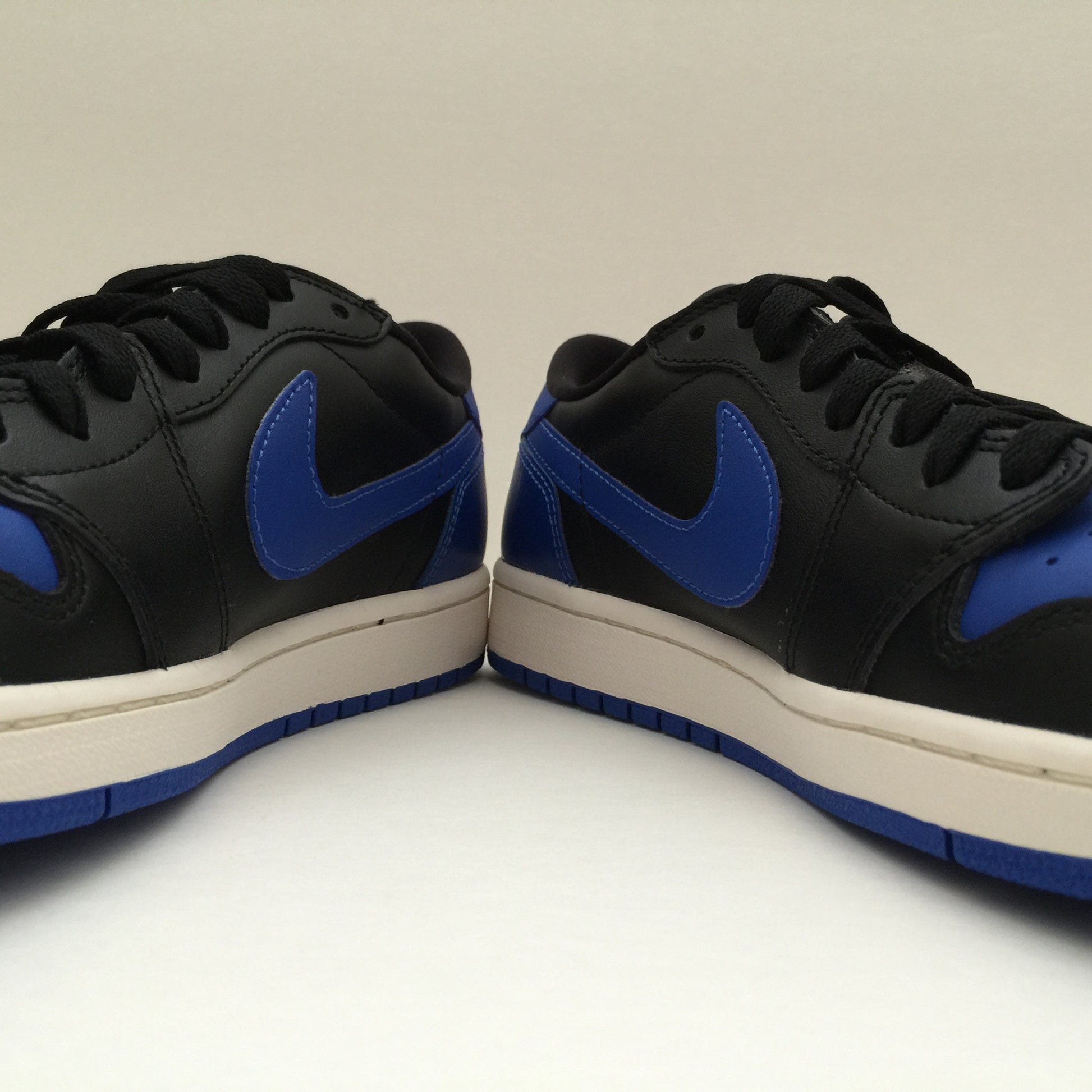 DS Nike Air Jordan 1 I Low OG "Royal" Size 10.5/Size 12 - DOPEFOOT
 - 4