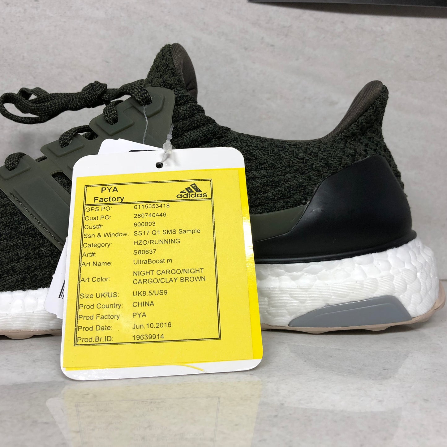 DS Adidas Ultra Boost 3.0 Night Cargo Sample Size 9 Olive Green S80637
