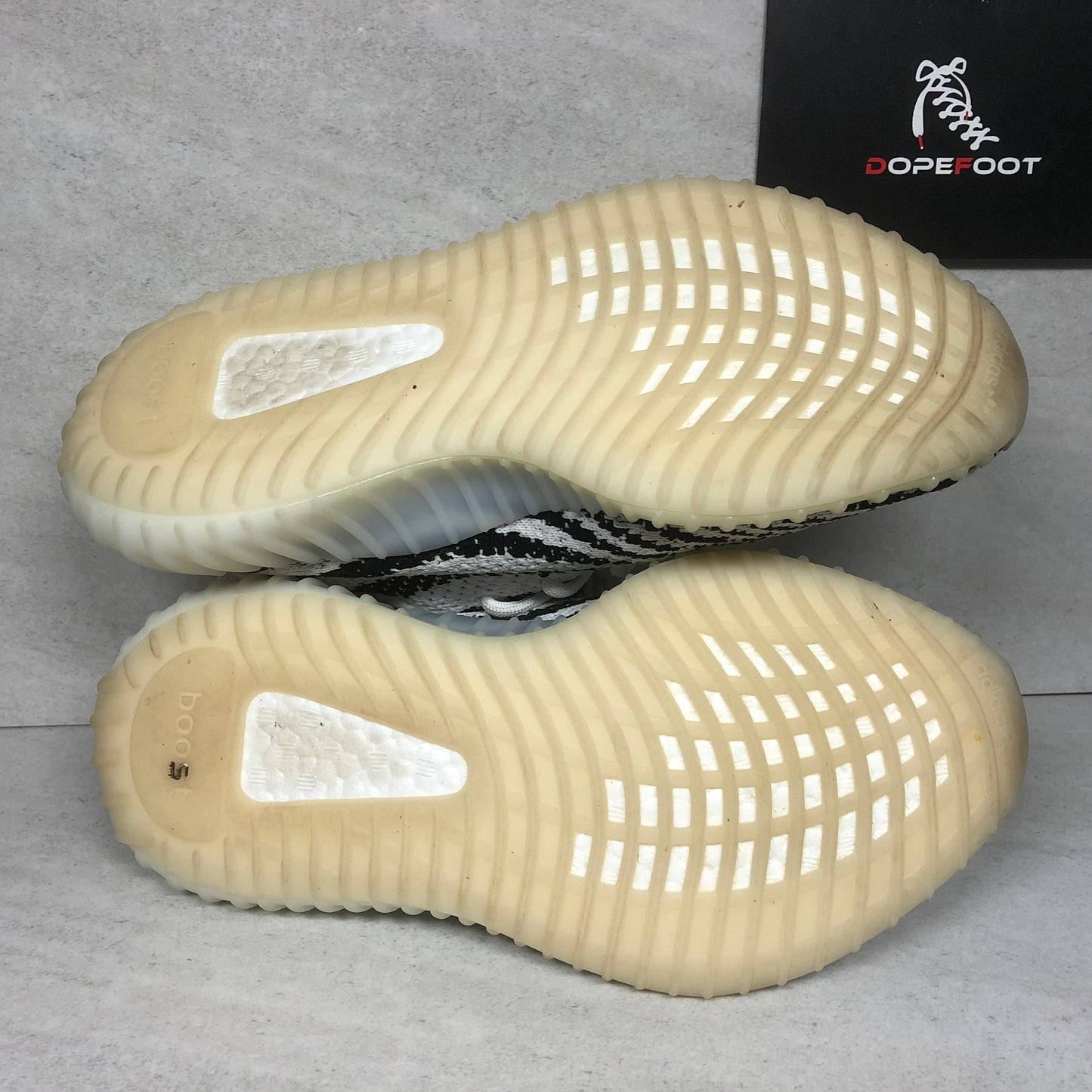 Adidas Yeezy Boost 350 V2 Zebra Taille 5 Blanc/Noir CP9654