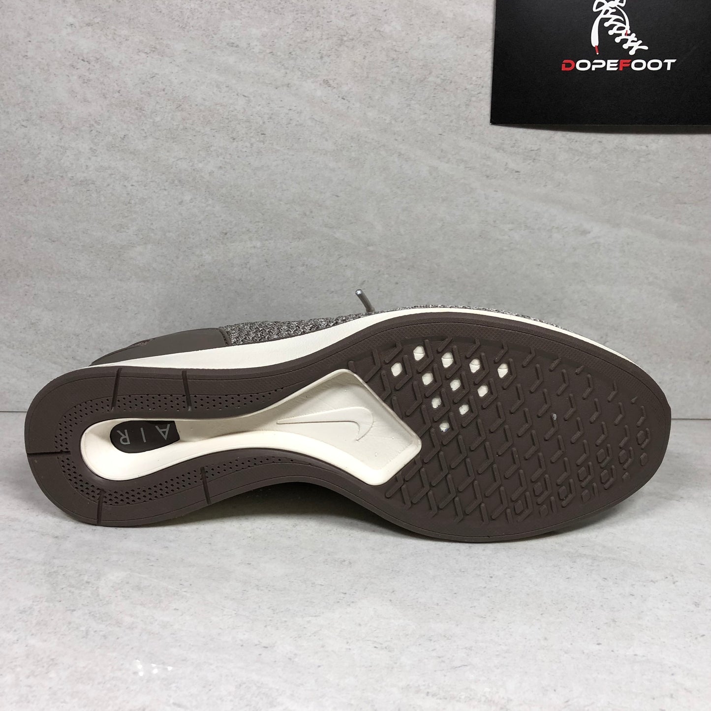 Nike Air Zoom Mariah Flyknit Racer String - 918264 200 - Men's Size 10/Size 11.5