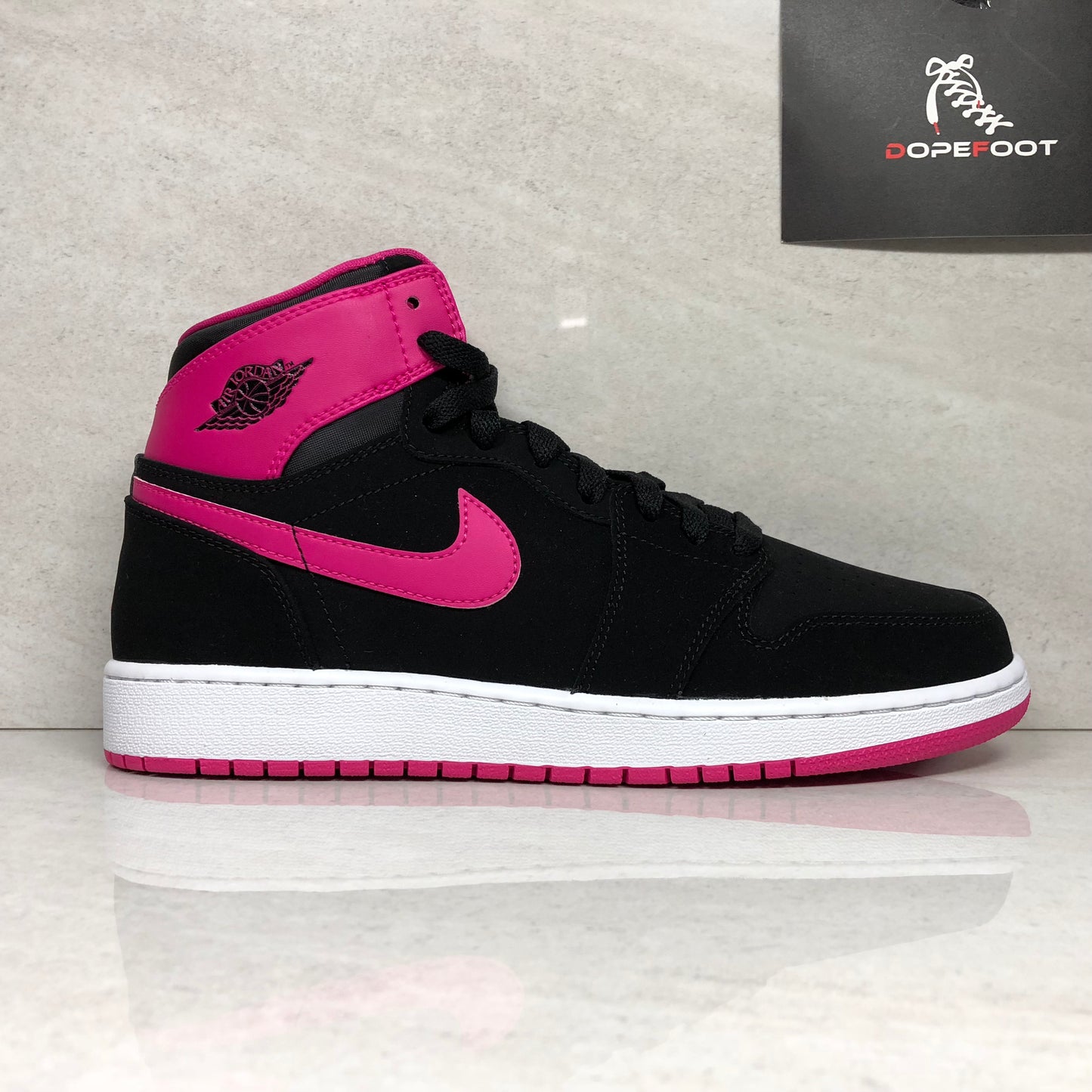 DS Nike Air Jordan 1 Retro High GG Tamaño 8Y/8.5Y Negro/Rosa vivo 332148 008