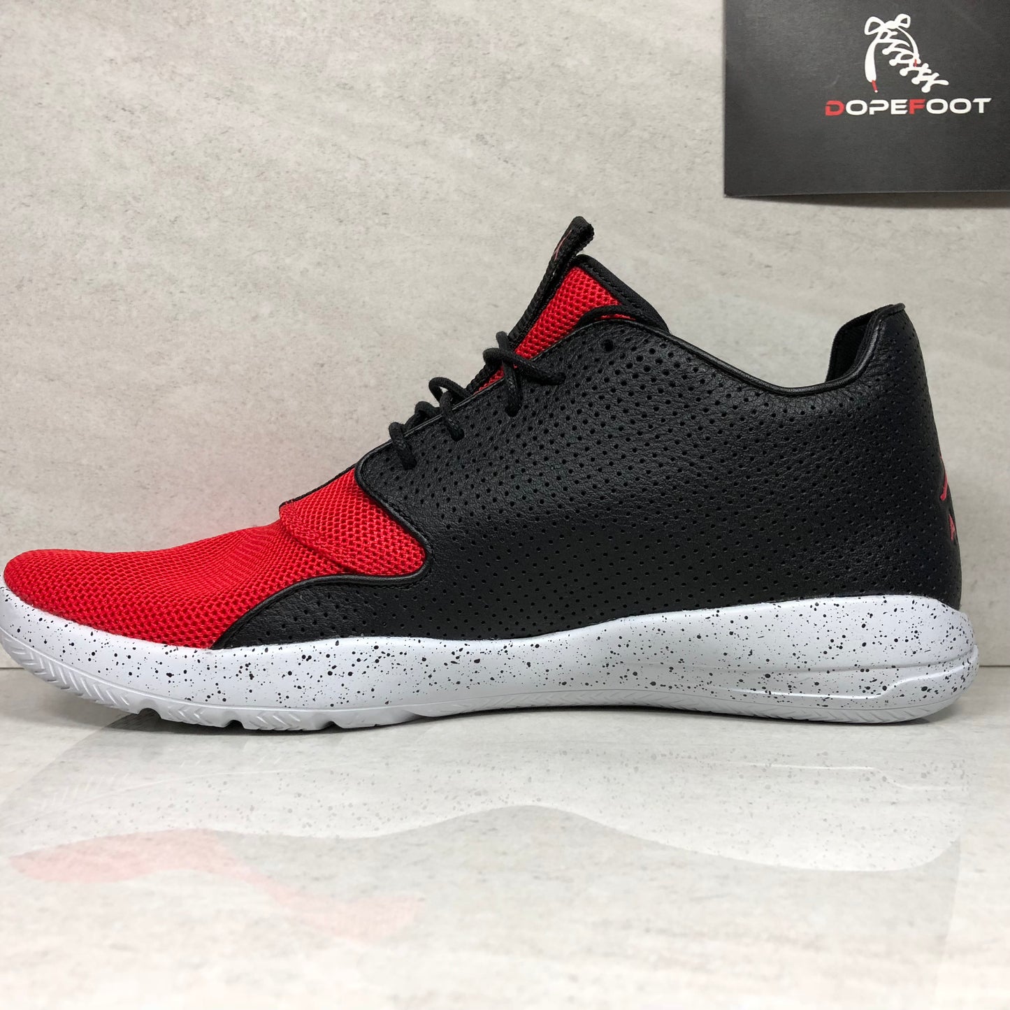 Jordan Eclipse Negro/Rojo - 724010 018 - Talla de hombre 10.5 - 724010-018