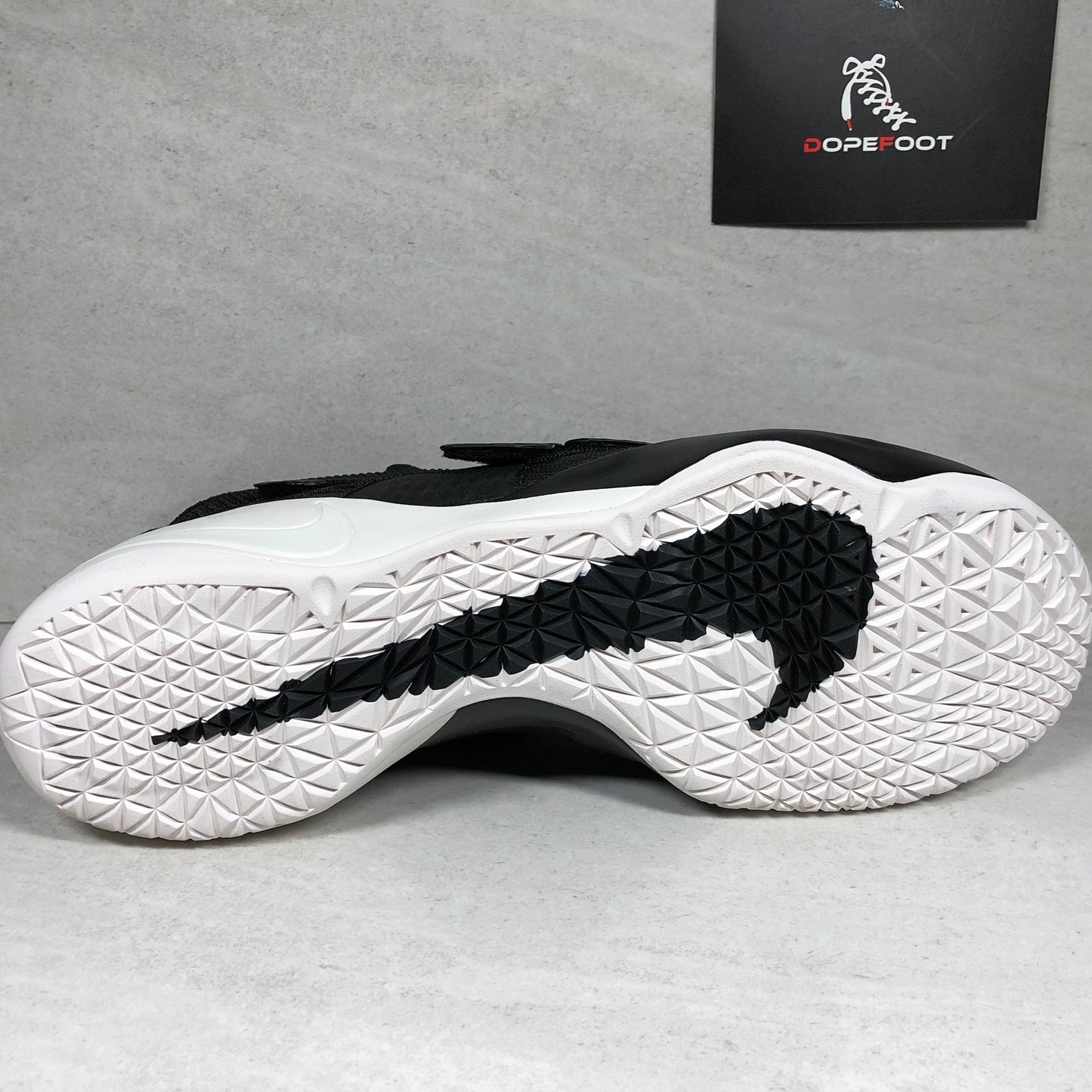 DS Nike Lebron Soldier 11 XI SFG Talla 13 Negro 897646 004