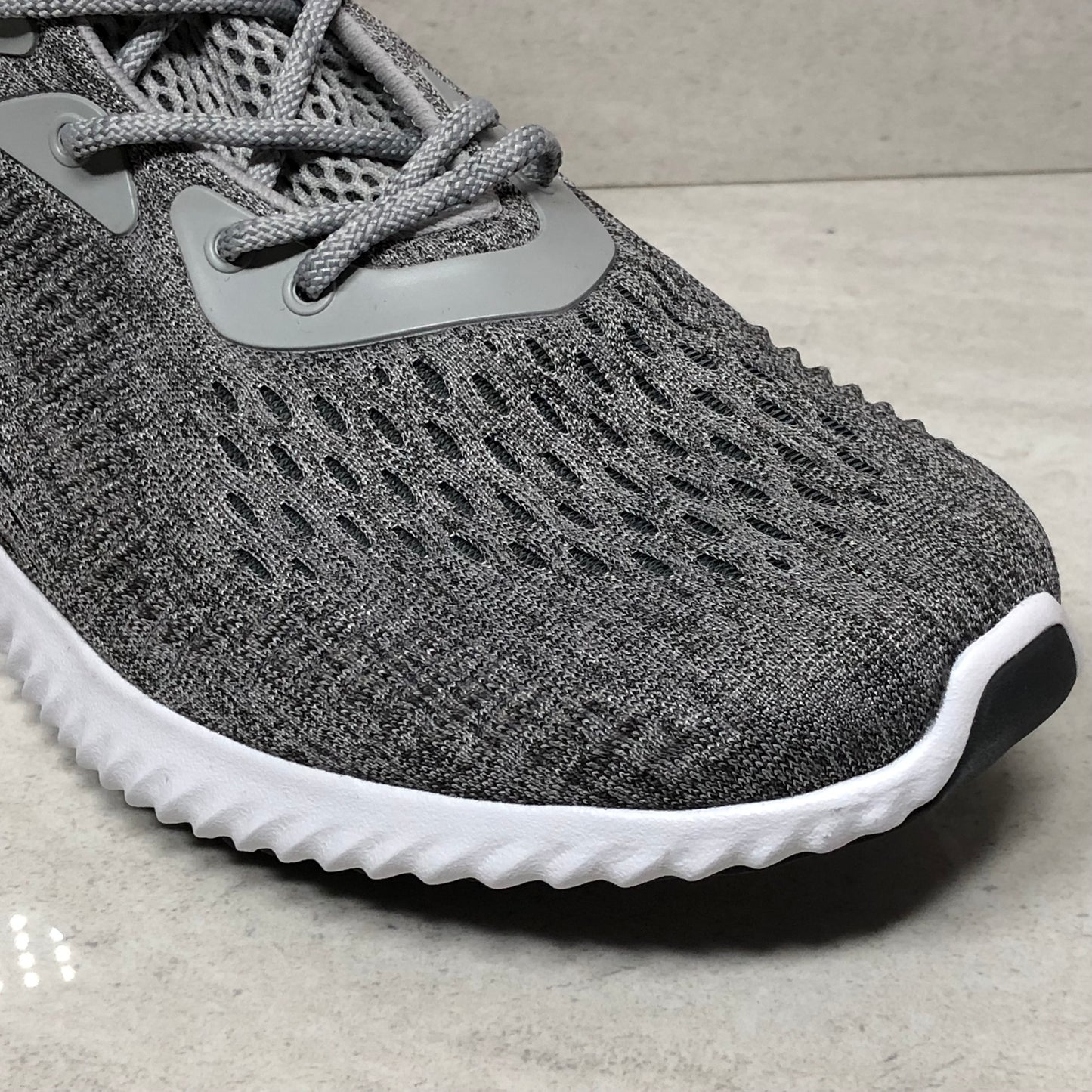 DS Femme Adidas Alpha Bounce Taille 8 Gris BW1194