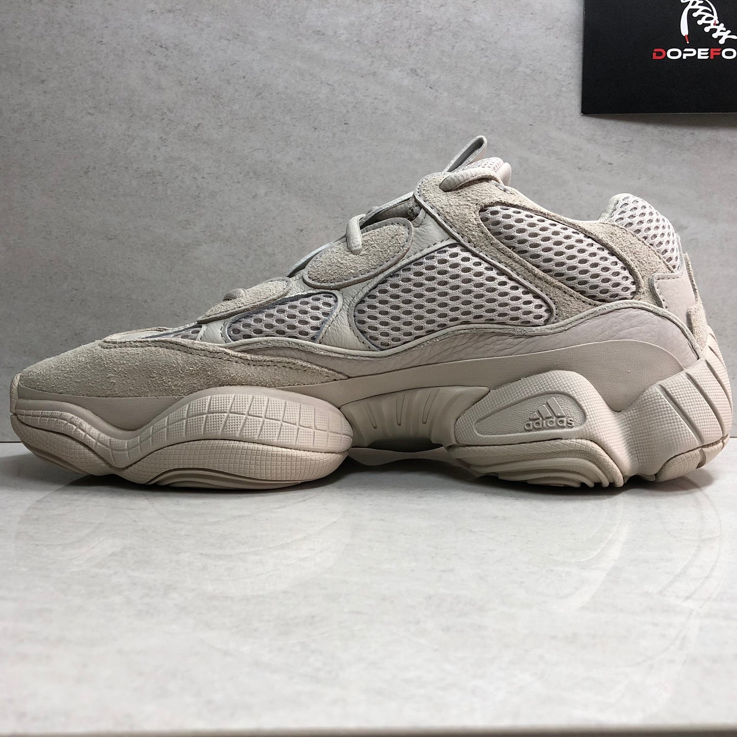 DS Adidas Yeezy 500 Size 10 Blush DB2908