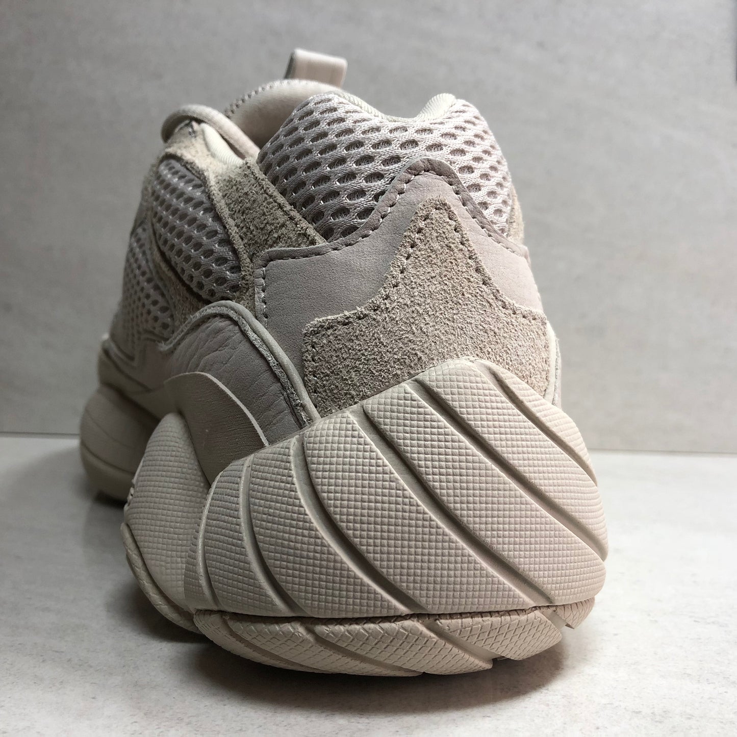 DS Adidas Yeezy 500 Size 10 Blush DB2908