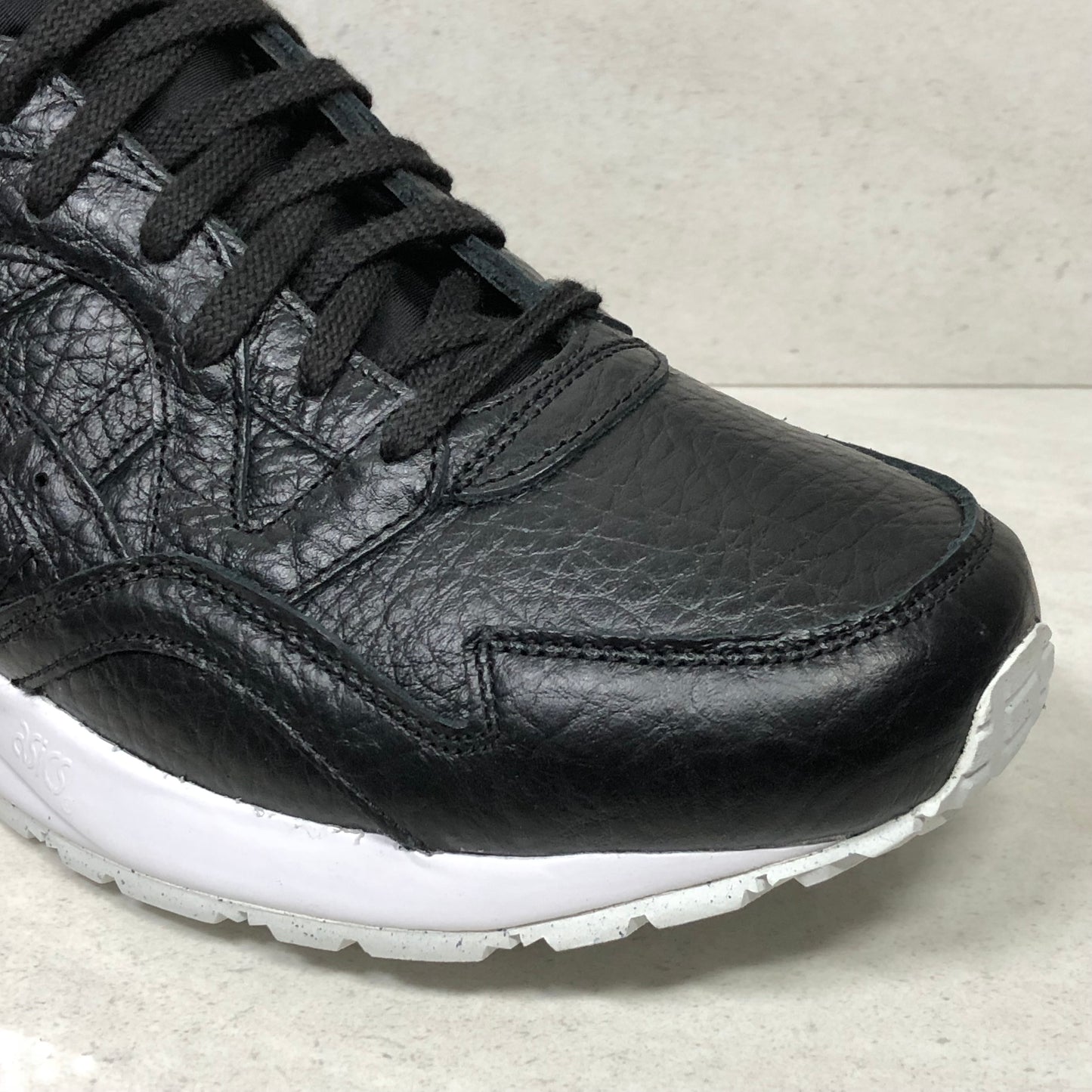 DS ASICS Tiger Gel Lyte V Talla 13 Negro Tumbled Leather HL703 9090