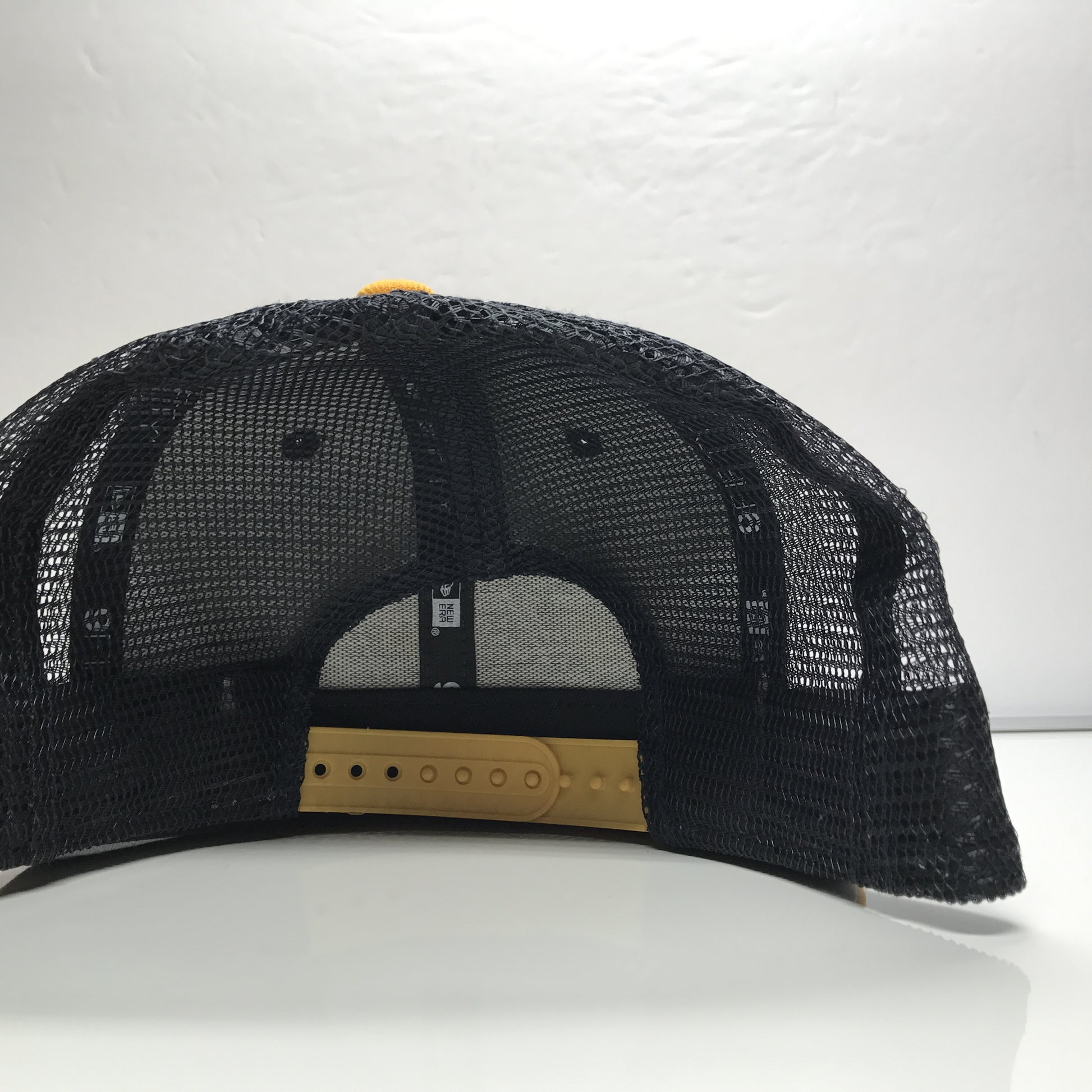 Cleveland Cavaliers 9Fifty New Era Mesh Snapback Hat Mesh Stripes - DOPEFOOT