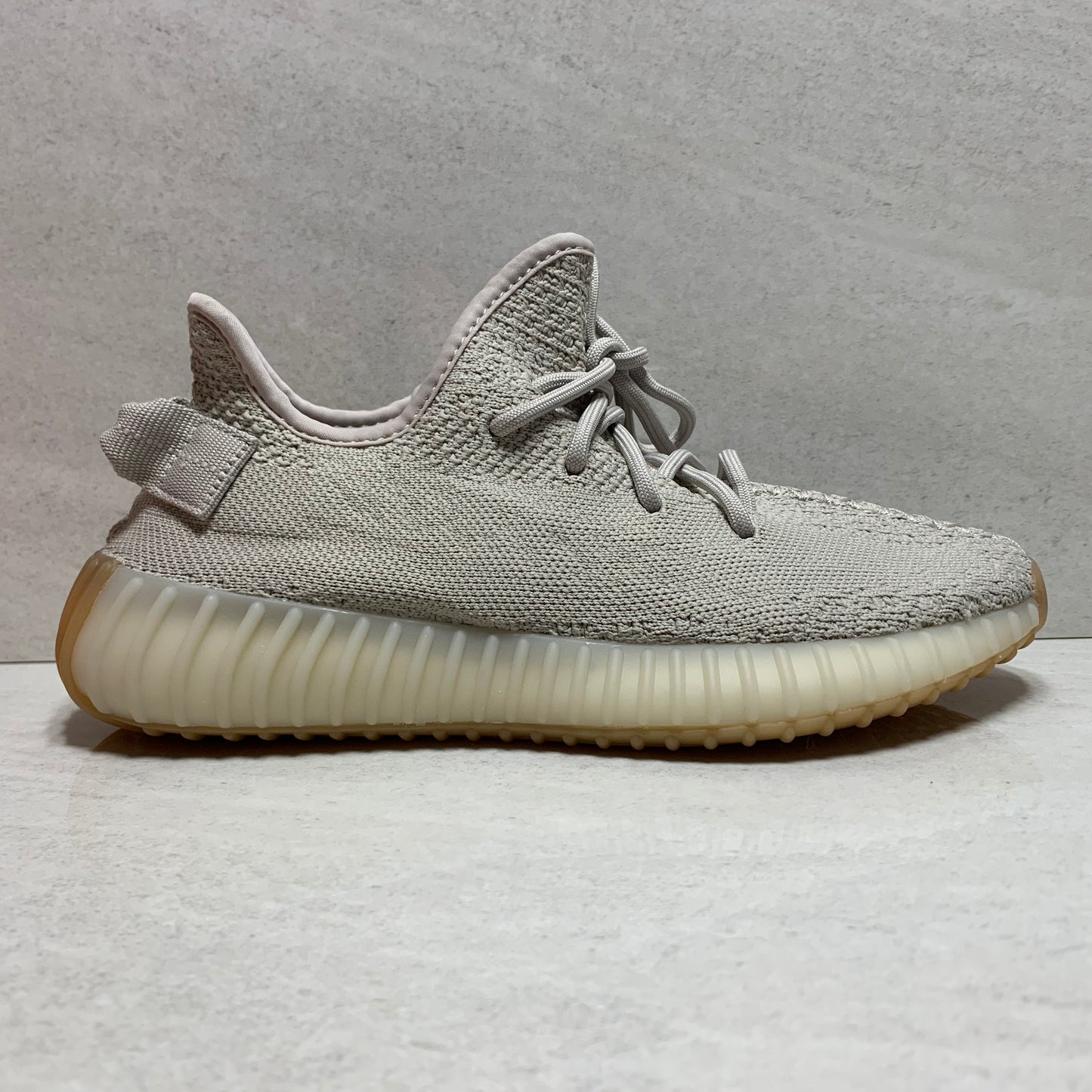 adidas Yeezy Boost 350 V2 Size 5/Women's Size 6.5 Sesame F99710