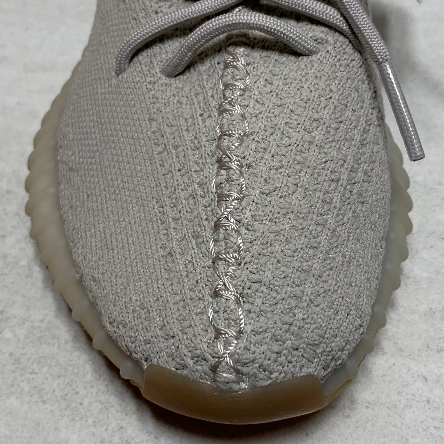 adidas Yeezy Boost 350 V2 Size 5/Women's Size 6.5 Sesame F99710