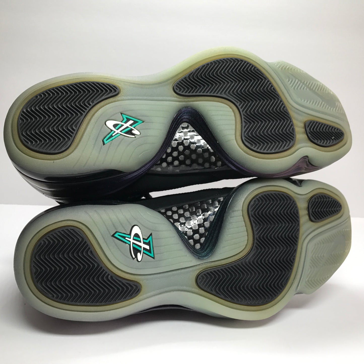 DS Nike Air Penny 5 V Invisibility Cloak Size 8.5 - Nike