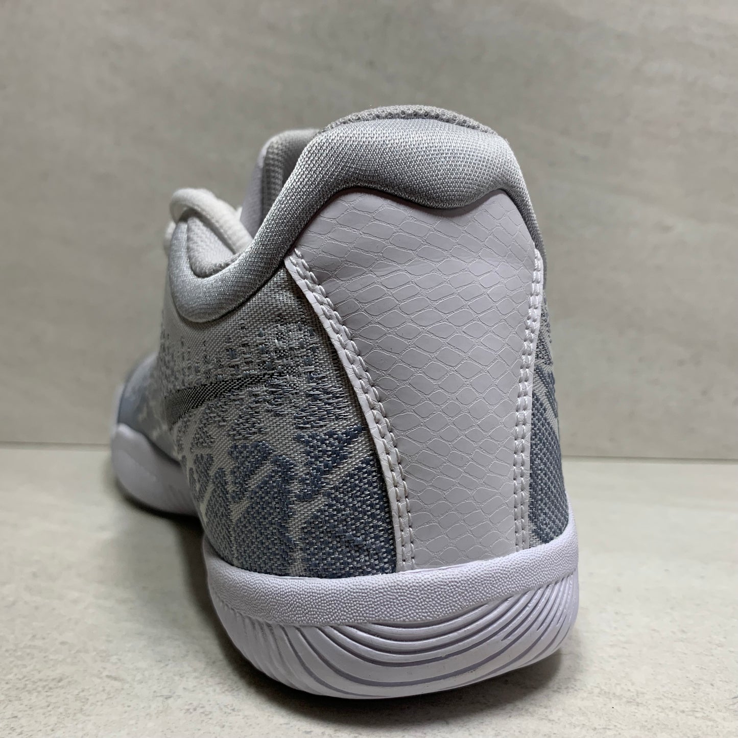 Nike Kobe Mamba Rage Talla 8.5/Talla 13/Talla 14 Blanco Platino 908972 100