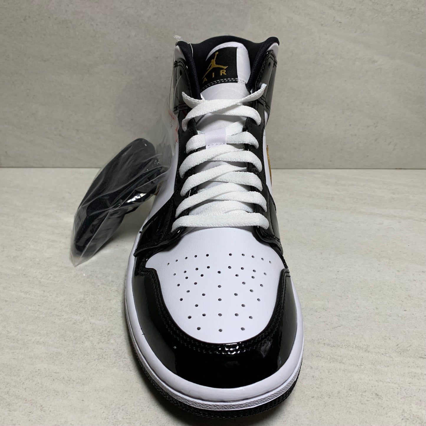 Jordan 1 I Mid Size 9 Patent Negro Blanco Oro 852542-007