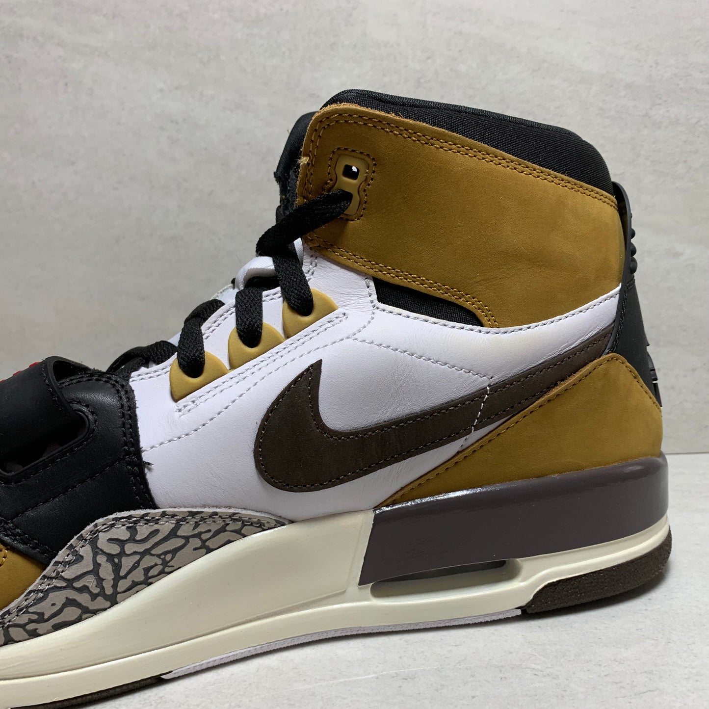 Jordan Legacy 312 Novato del año Talla 15 Trigo AV3922-102