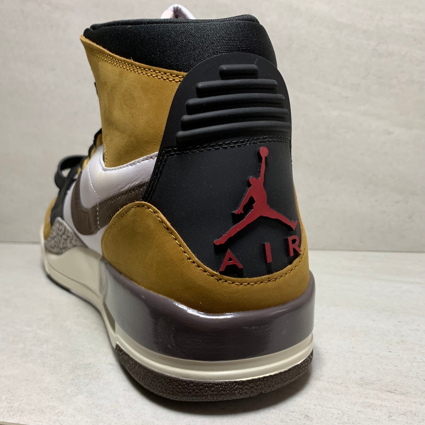 Jordan Legacy 312 Novato del año Talla 15 Trigo AV3922-102