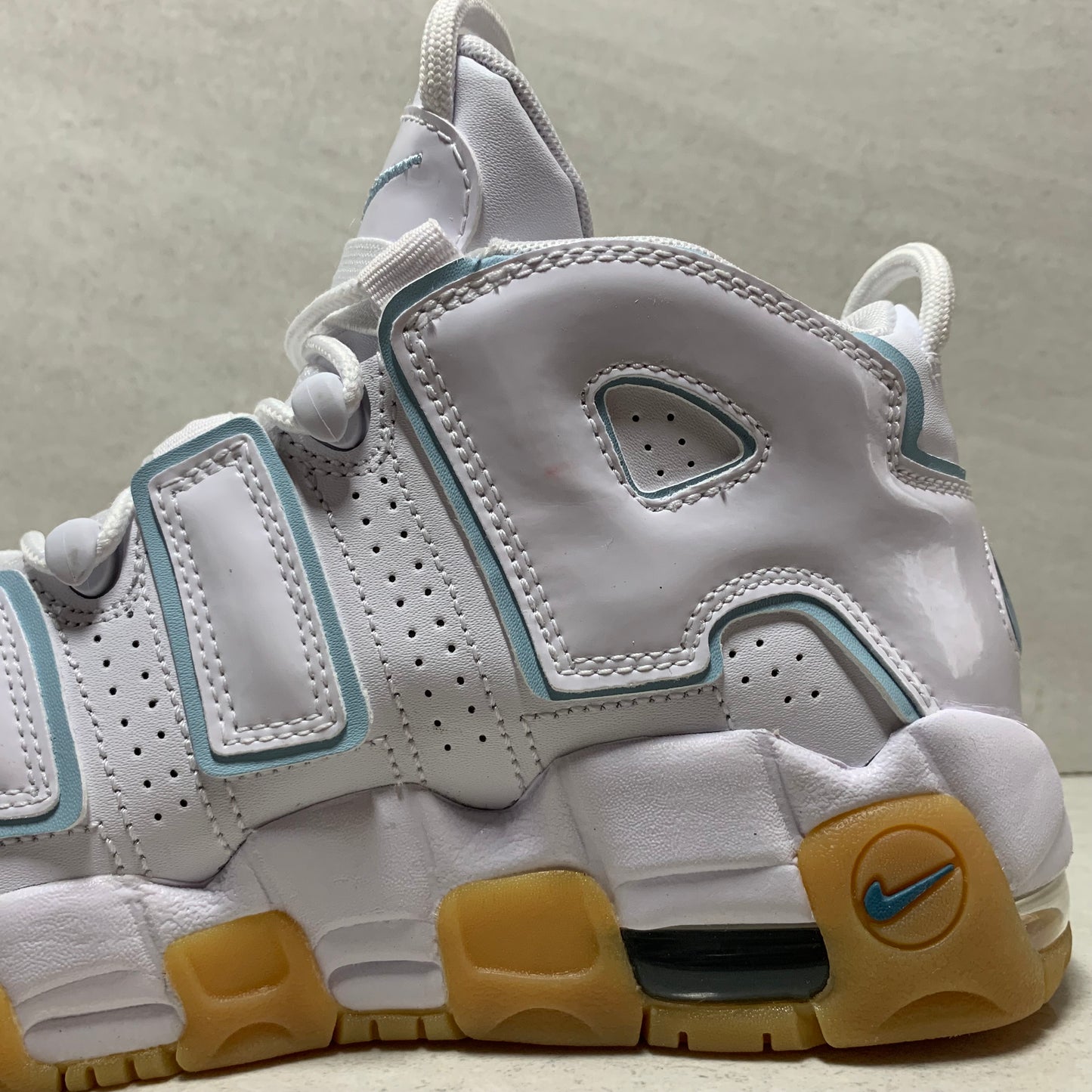 Nike Air More Uptempo GS -415082 107- Talla juvenil 6Y - Aqua Gum