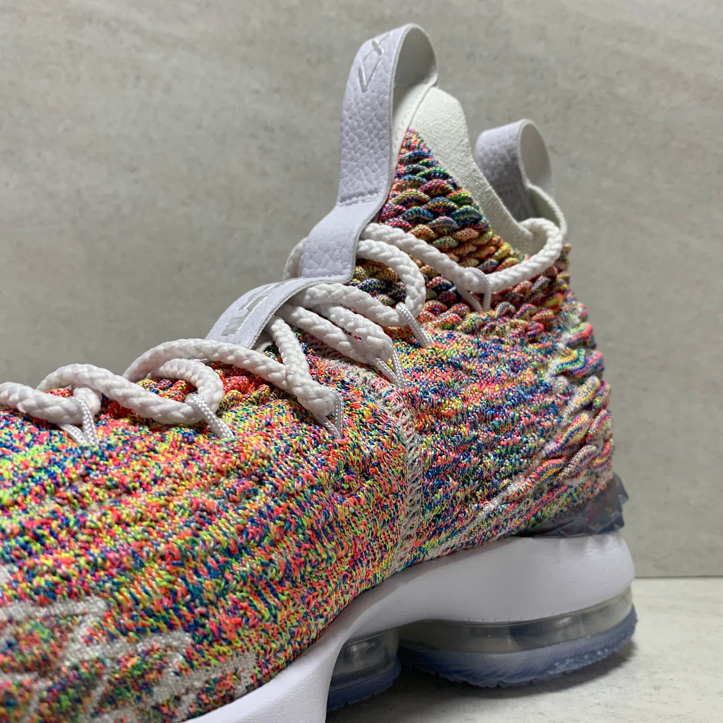 NIKE LEBRON 15 XV FRUITY PEBBLES GS TALLA 5.5Y 922811-900