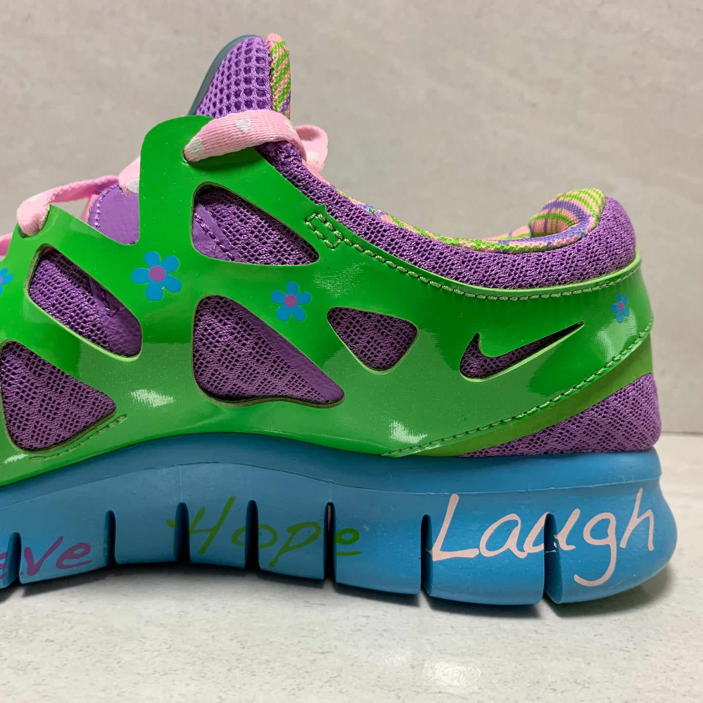 NIKE MUJER NIKE FREE RUN 2.0 TALLA 9.5 DOERNBECHER DB 437527-543 MACKENZIE CORTO 2019