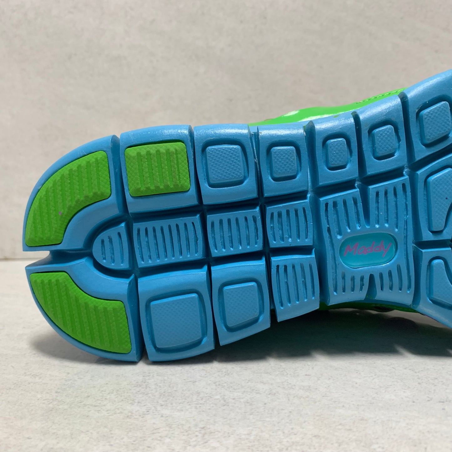 NIKE MUJER NIKE FREE RUN 2.0 TALLA 9.5 DOERNBECHER DB 437527-543 MACKENZIE CORTO 2019