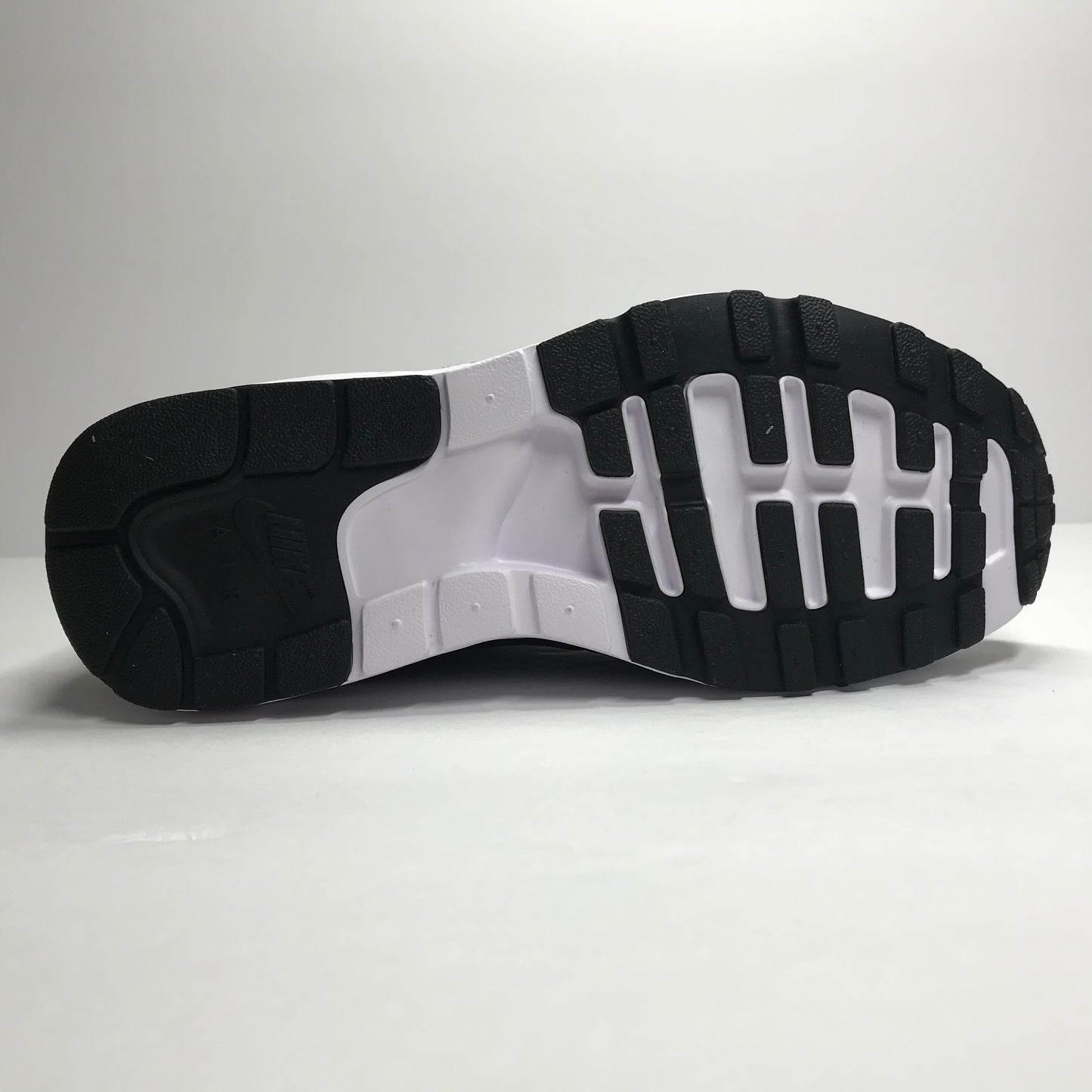 DS Women's Nike Air Max 1 Ultra 2.0 Black/White Size 5 - Nike
