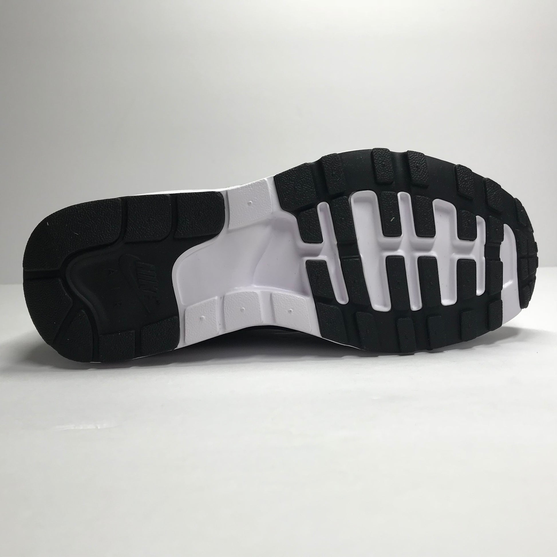 DS Women's Nike Air Max 1 Ultra 2.0 Black/White Size 5 - Nike