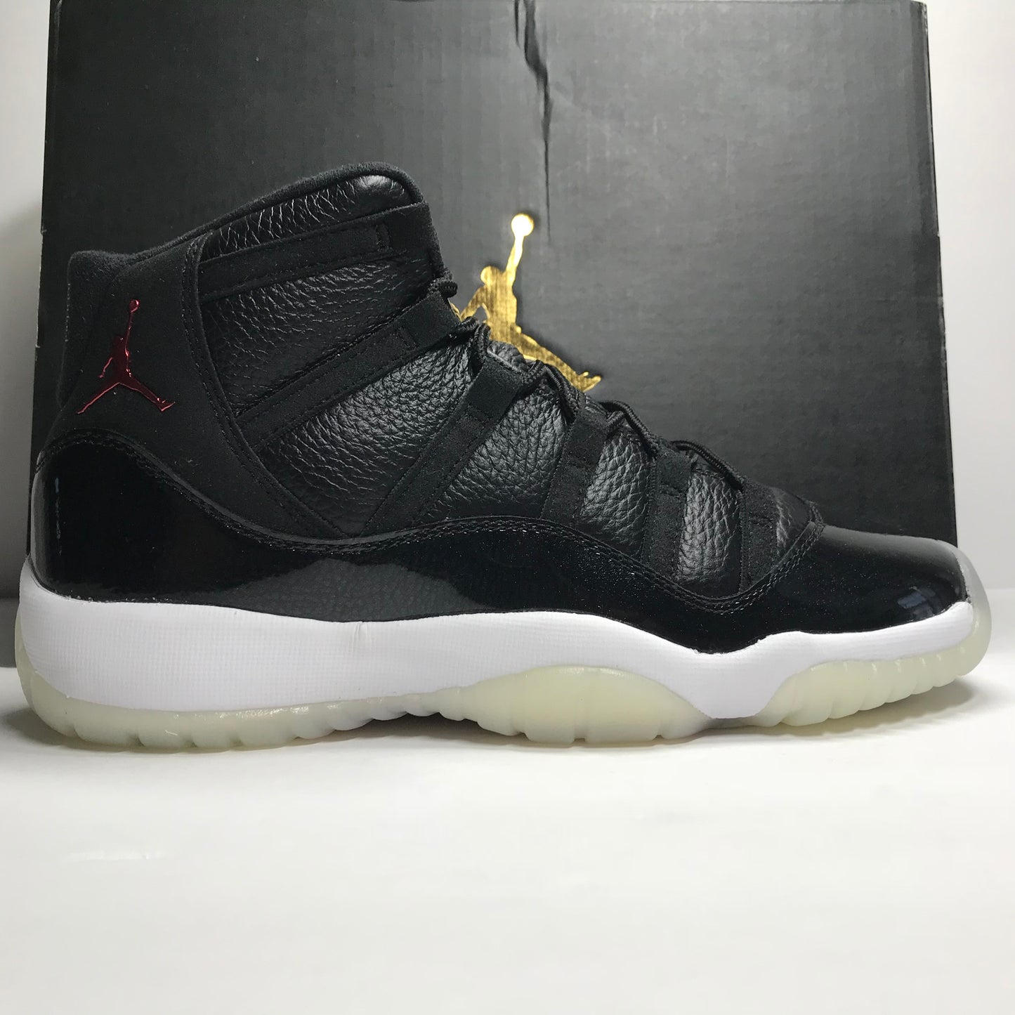 DS Nike Air Jordan 11 XI Retro BG 72-10 Taille 7Y