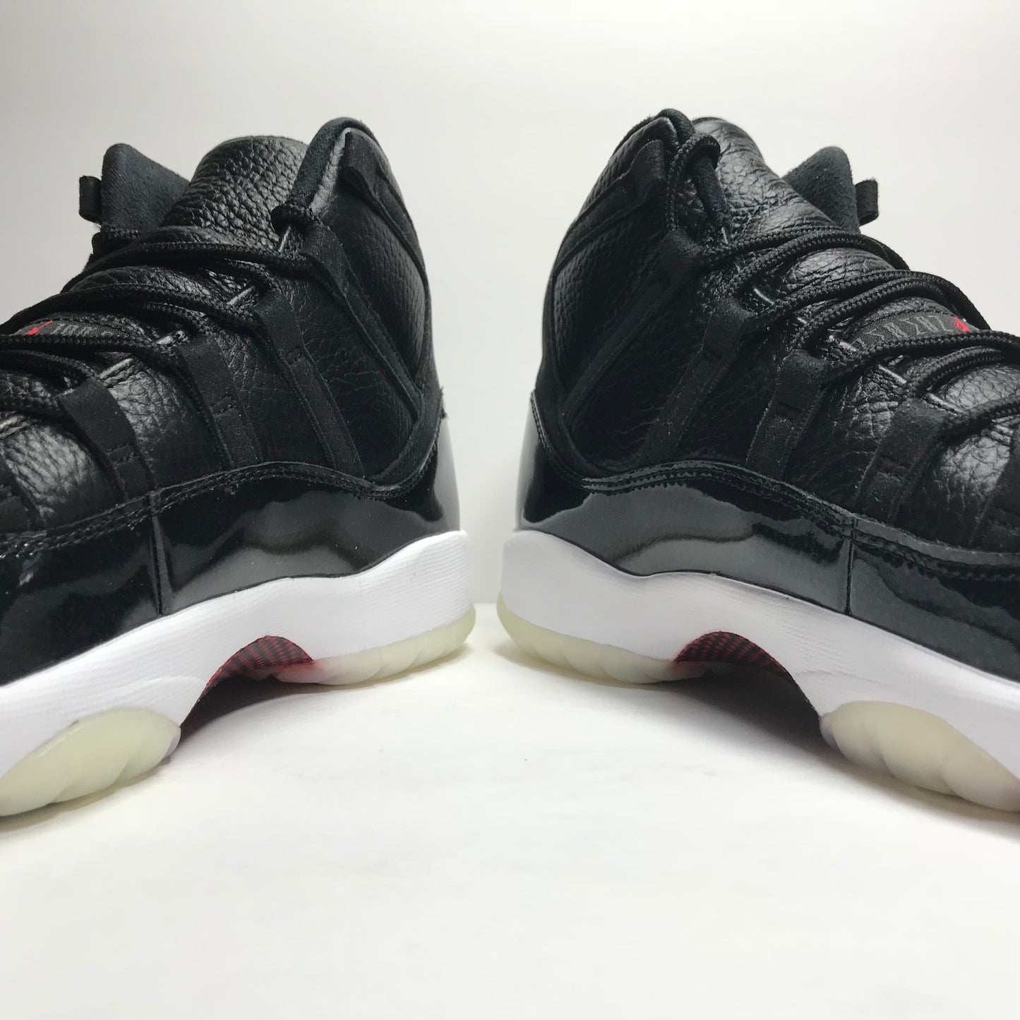 DS Nike Air Jordan 11 XI Retro BG 72-10 Taille 7Y