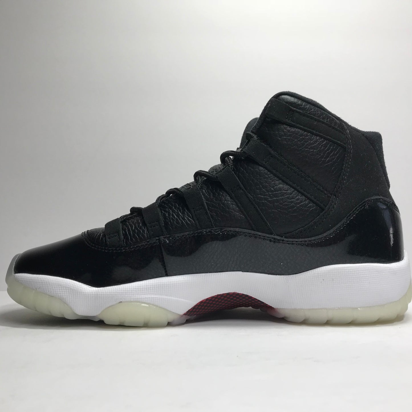 DS Nike Air Jordan 11 XI Retro BG 72-10 Taille 7Y