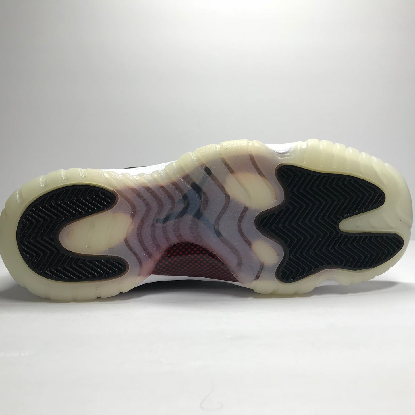 DS Nike Air Jordan 11 XI Retro BG 72-10 Taille 7Y