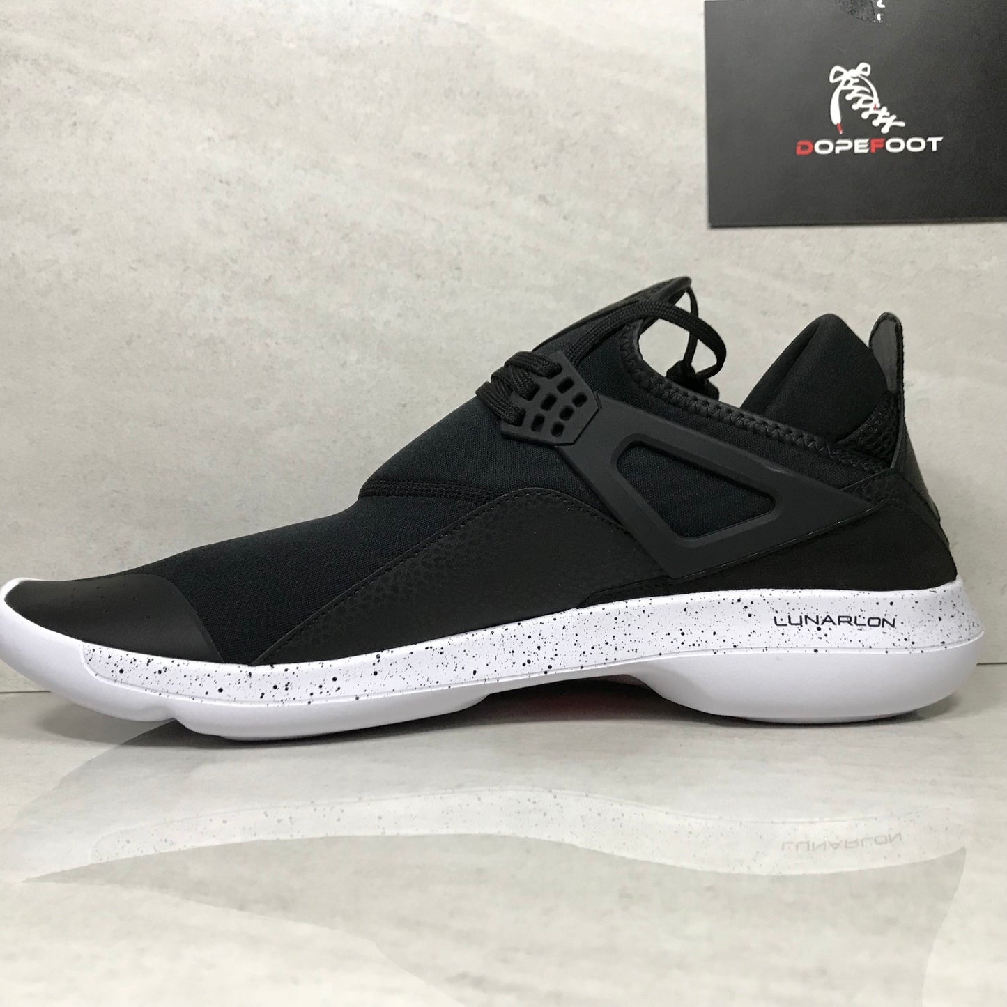 DS Jordan Fly 89 Negro/Blanco Talla 14