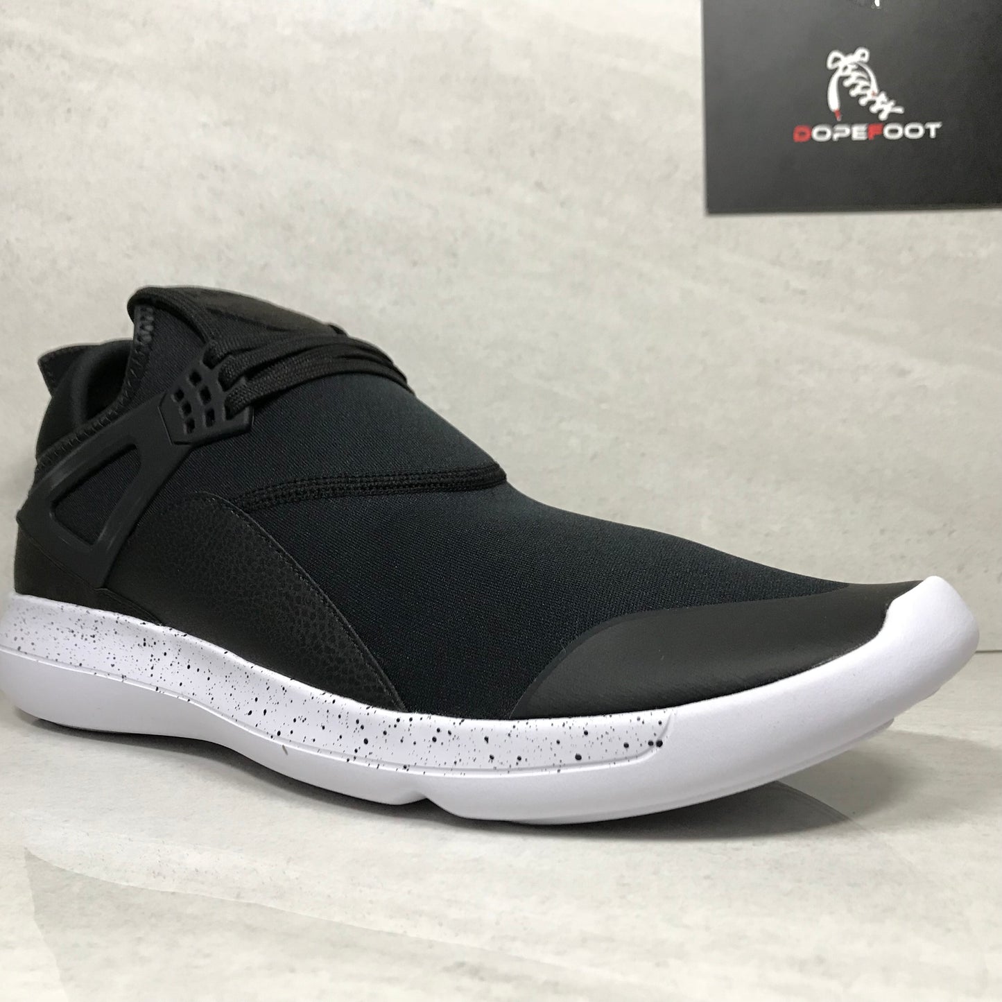DS Jordan Fly 89 Black/White Size 14