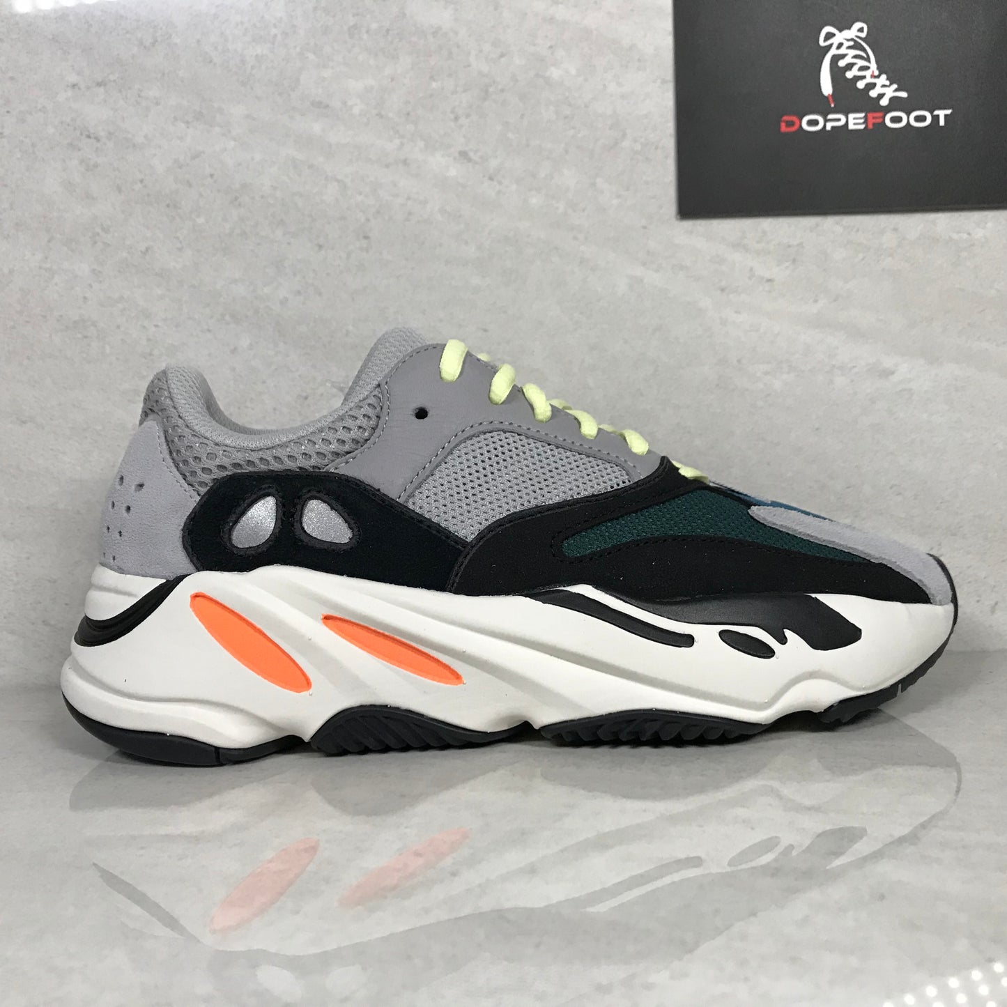 DS Adidas Yeezy 700 Wave Runner Taille 5