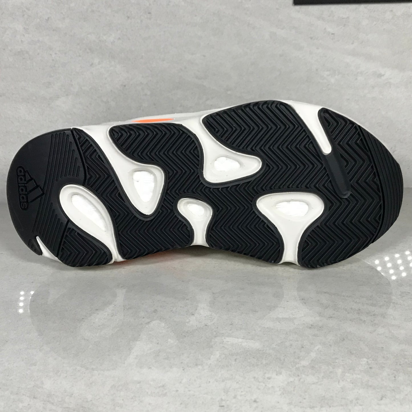 DS Adidas Yeezy 700 Wave Runner Taille 5