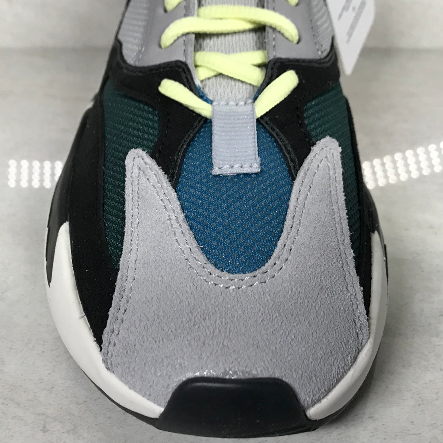 DS Adidas Yeezy 700 Wave Runner Taille 5