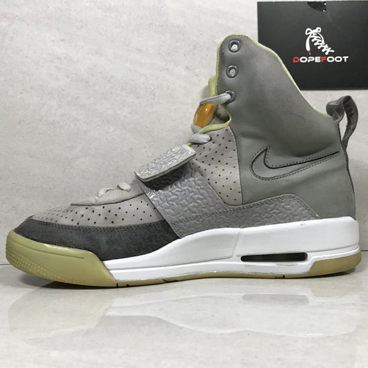 Nike Air Yeezy Zen Grey Size 9.5 - Nike