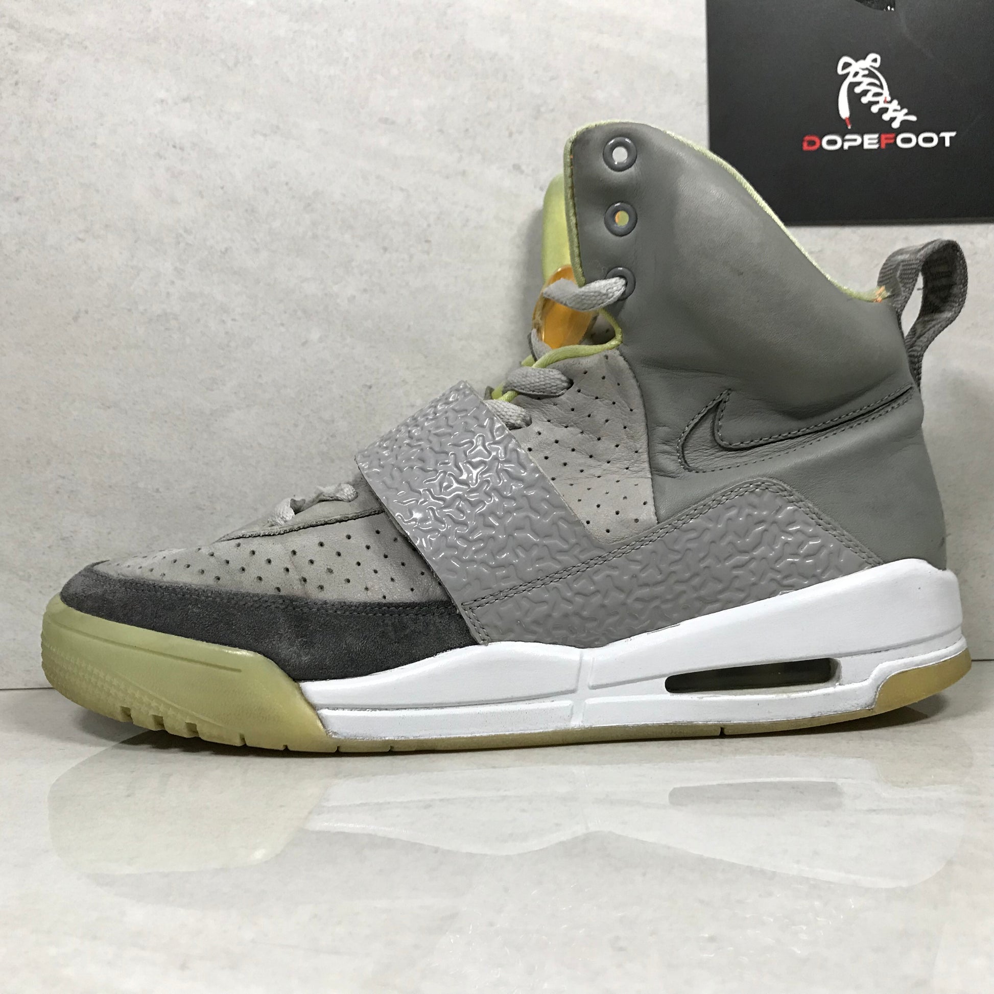 Nike Air Yeezy Zen Grey Size 9.5 - Nike